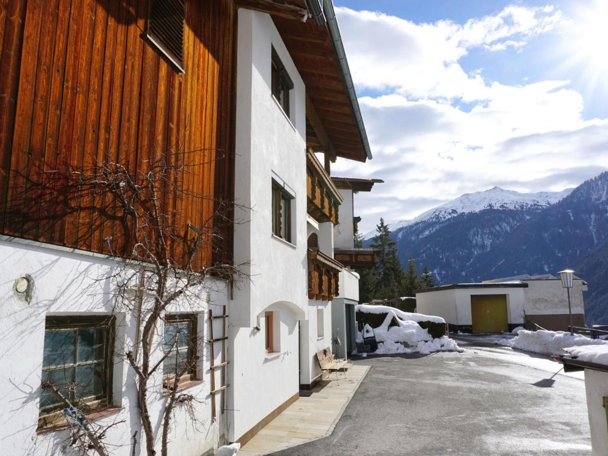 Holiday home Hoelzl By Interhome Flirsch