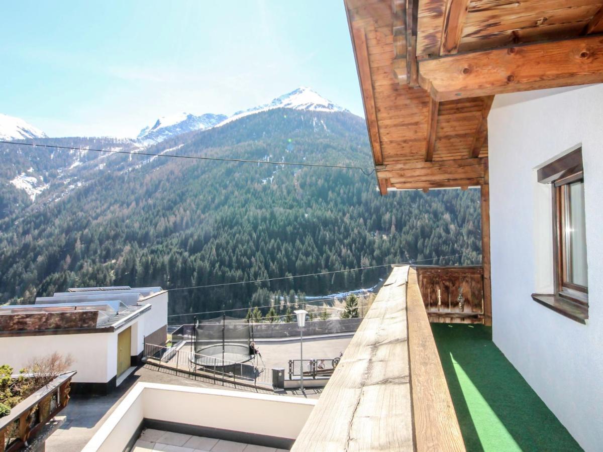 Hoelzl By Interhome Flirsch